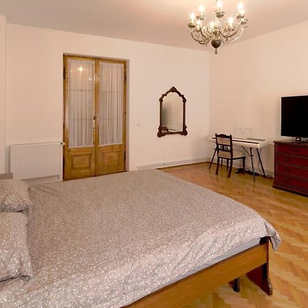 Illo Tempore - Ultracentral Apartment Сигишоара Экстерьер фото