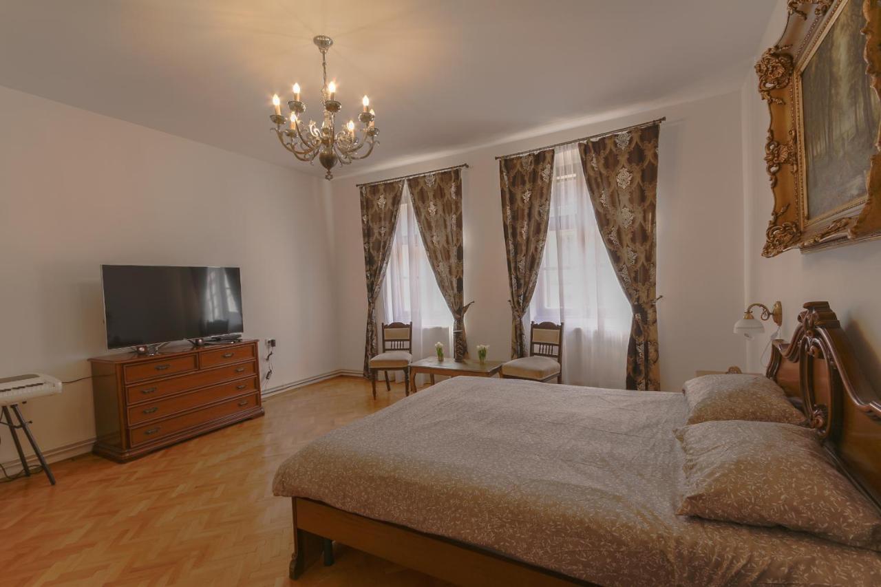 Illo Tempore - Ultracentral Apartment Сигишоара Экстерьер фото